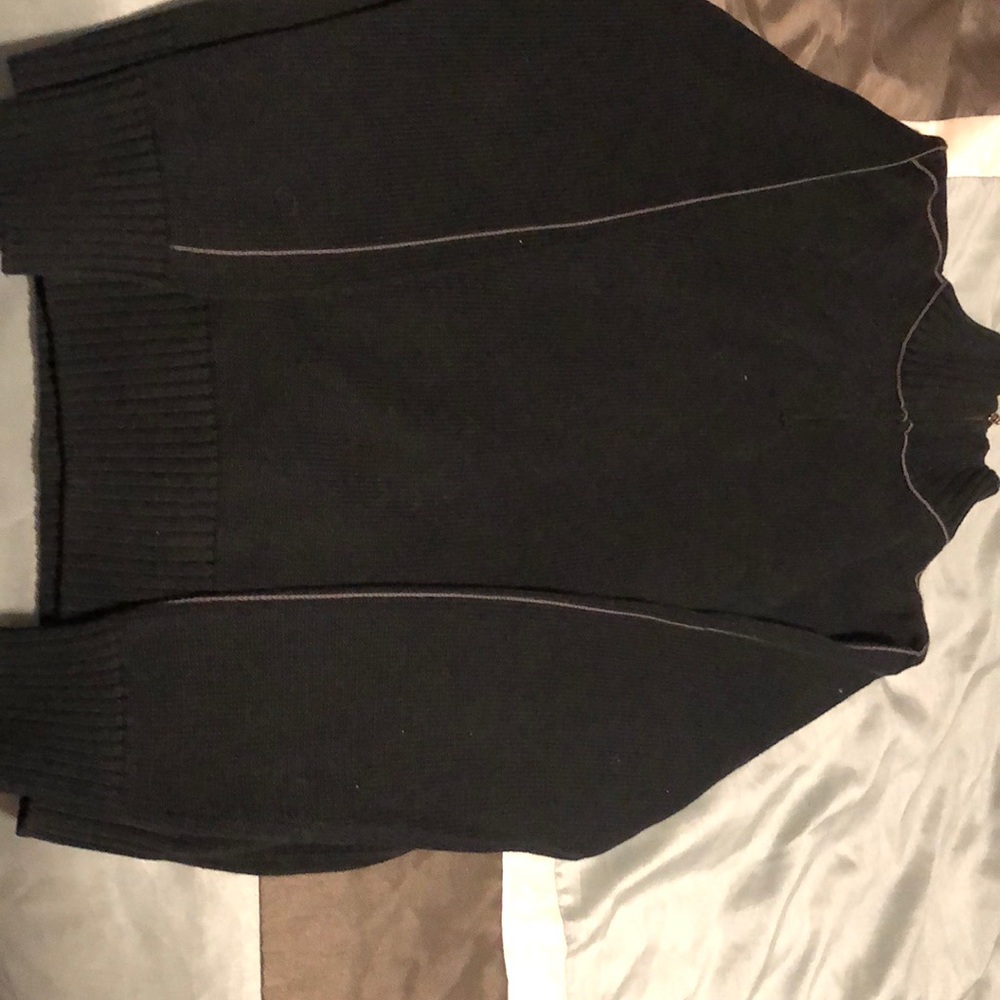 Men’s Gap turtle neck sweater.